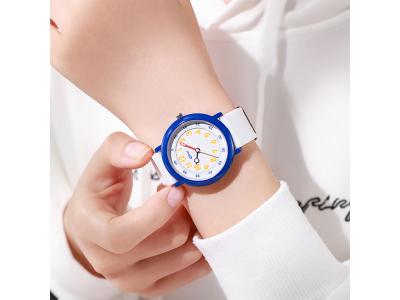 Montre enfant étanche à quartz - Modèle Flex - Blanche/Bleue