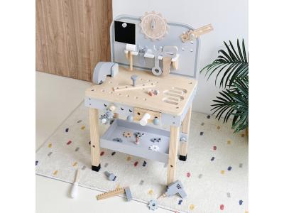 Établi en bois avec accessoires
